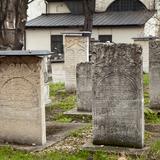 Image: Remuh Synagogue and cemetery in Krakow